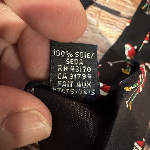 Golfing Santa Claus Necktie Black St Nick’s Tie Shop USA 100% Silk Christmas AOP - Picture 5 of 6
